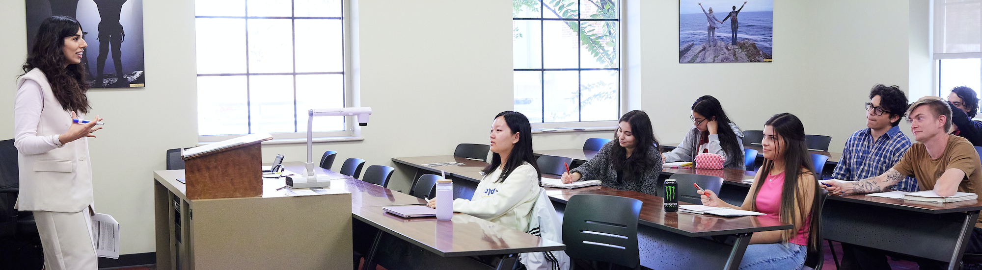 Students in Professor Manata Hashemi's class.