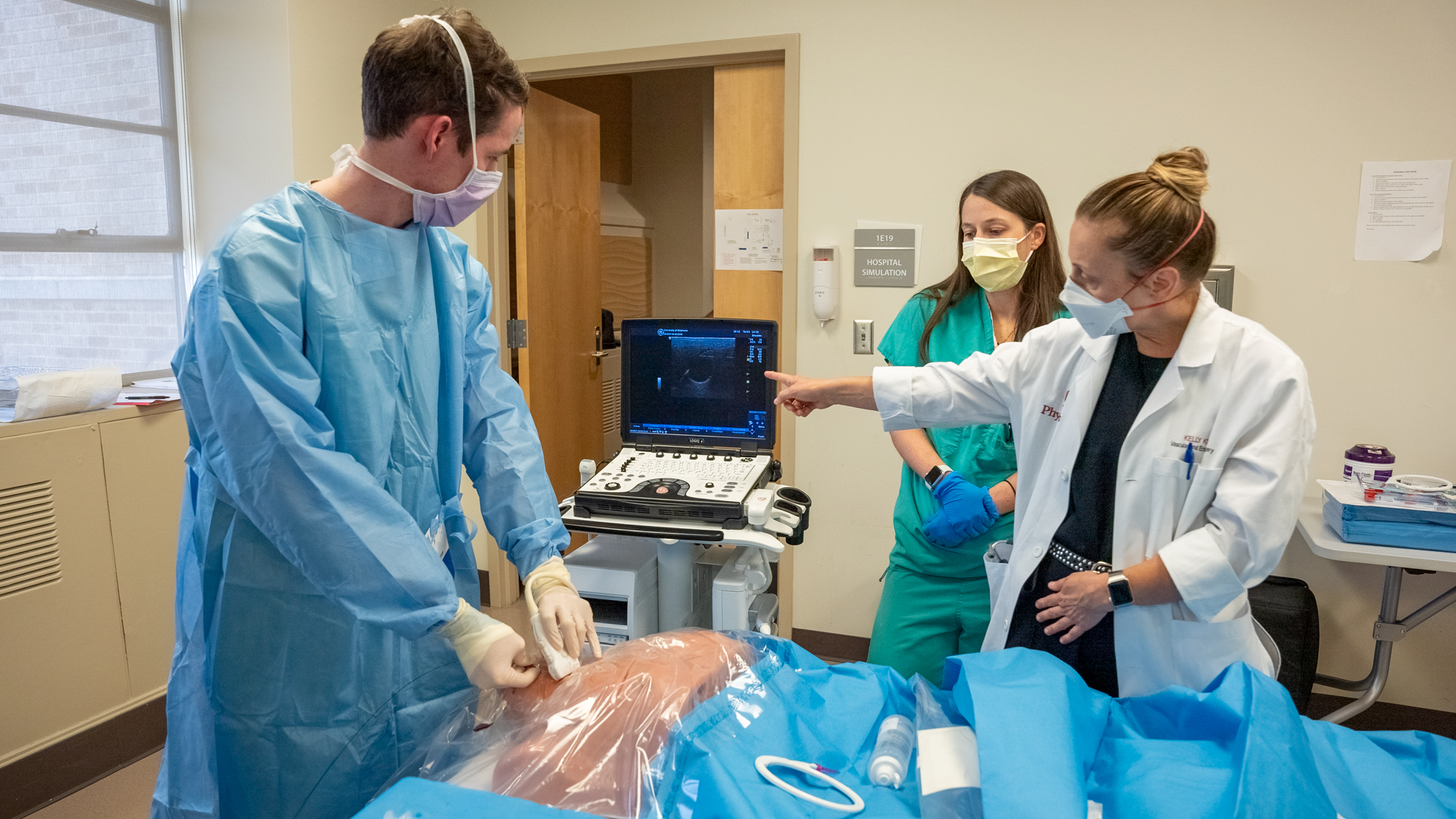 Sonography students recieving instruction