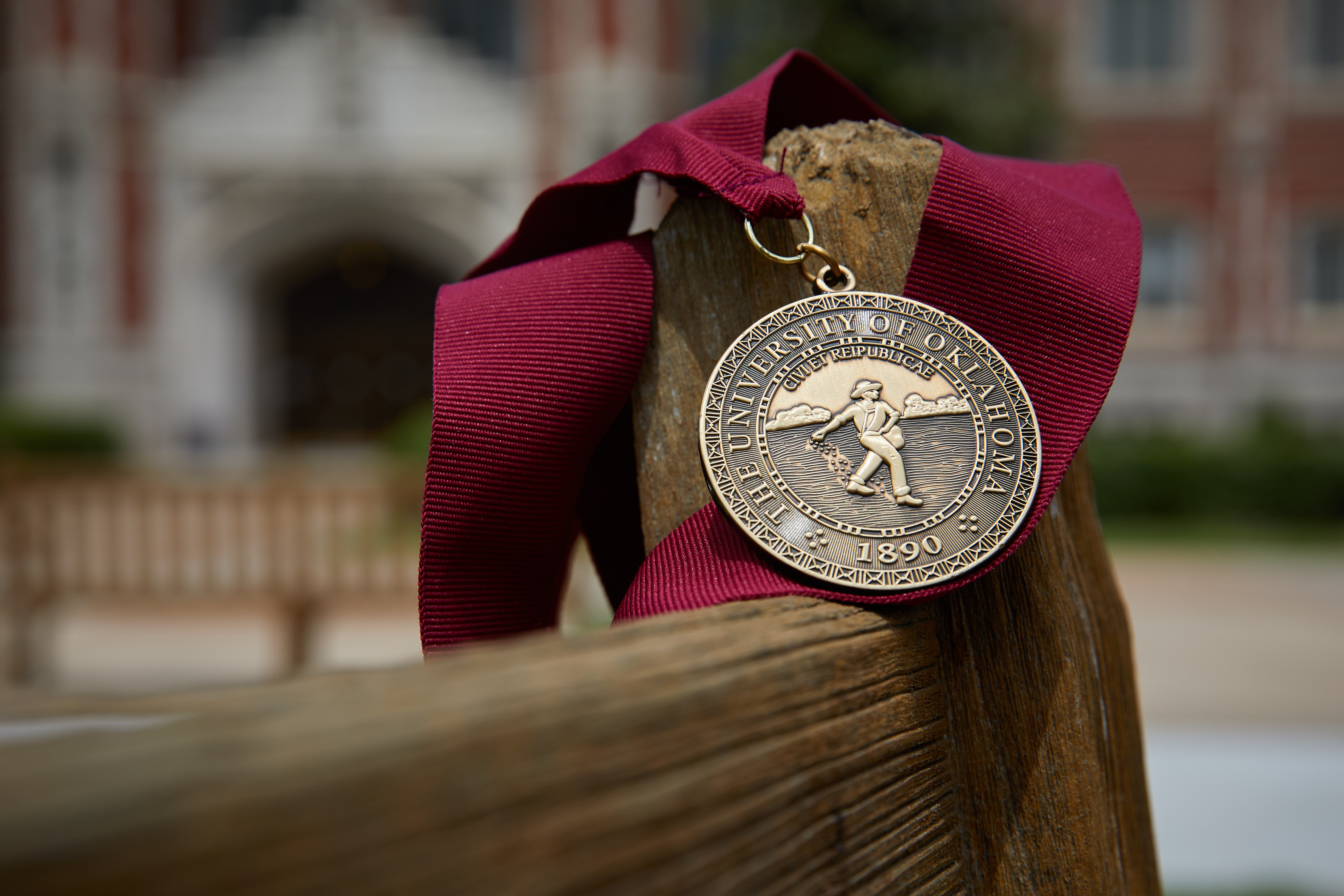 4.0 medallion presented to students.