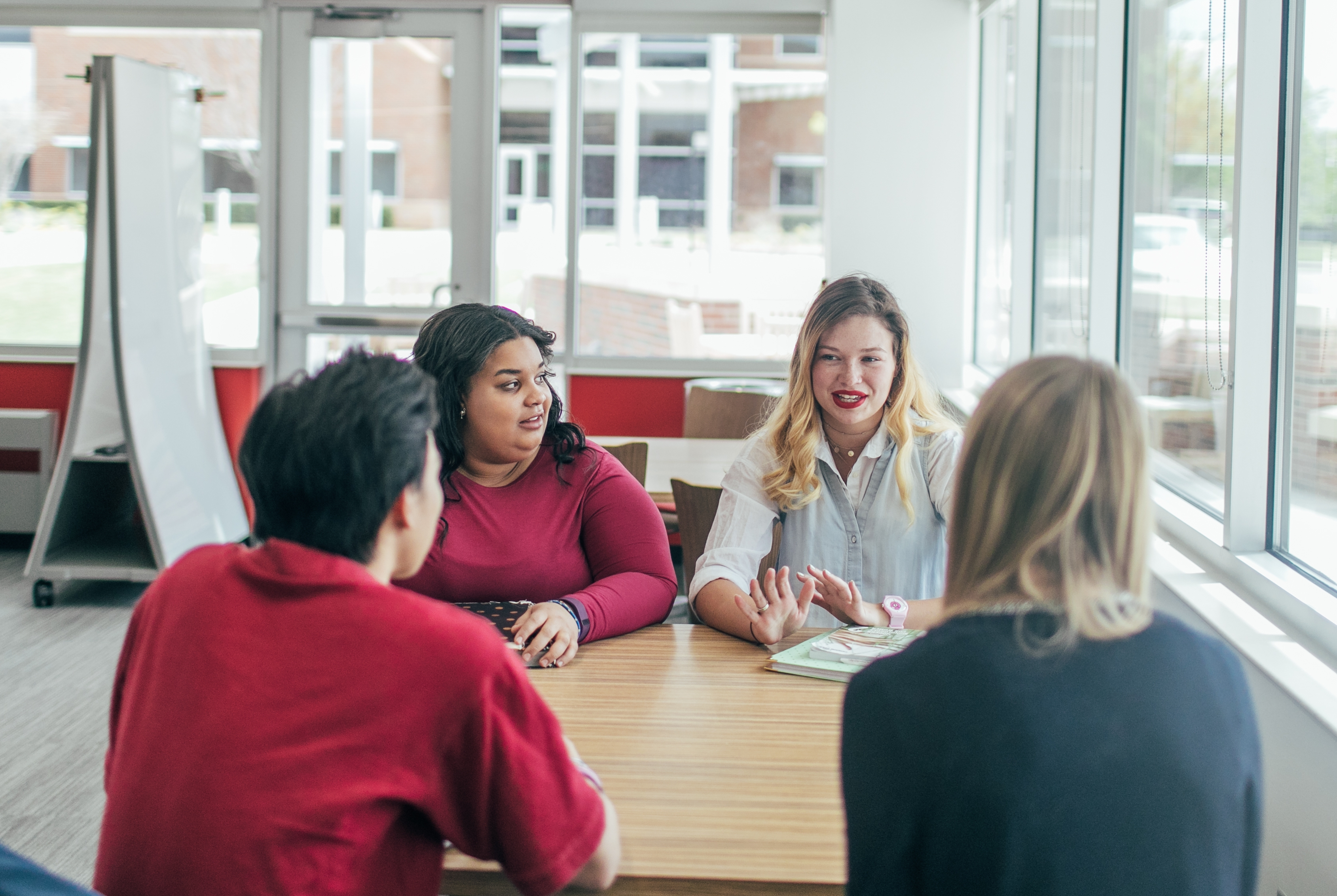 Students meeting in Innovation Hub space