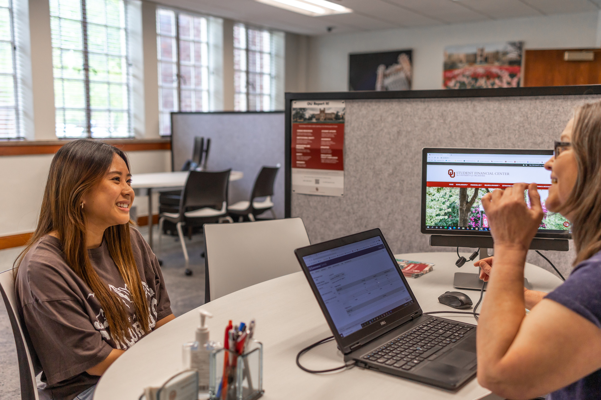 Student meeting with a student financial expert