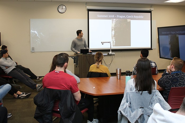 Aaron Kruger speaks to entrepreneurship students