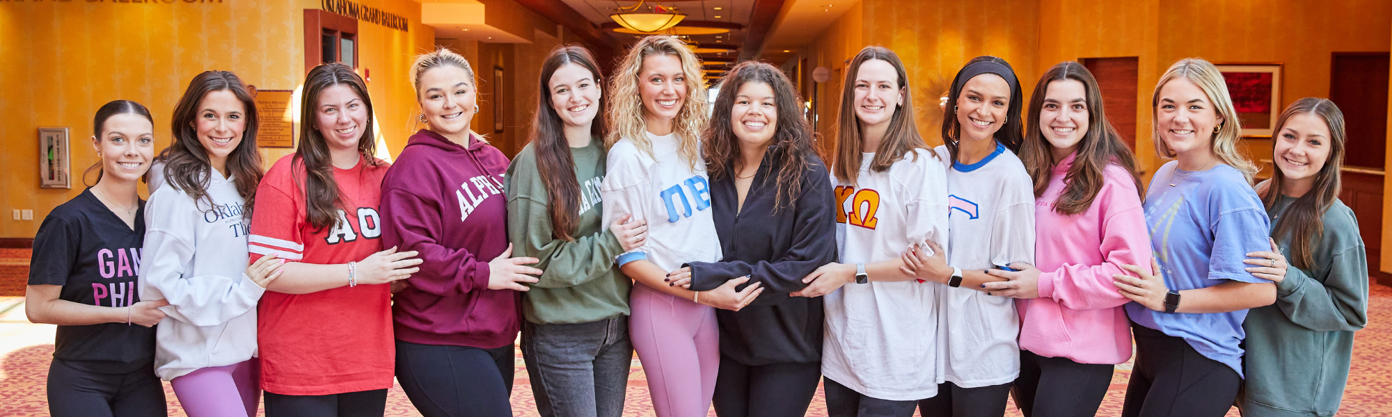 Panhellenic students pose for a group photo at the FSPS retreat.