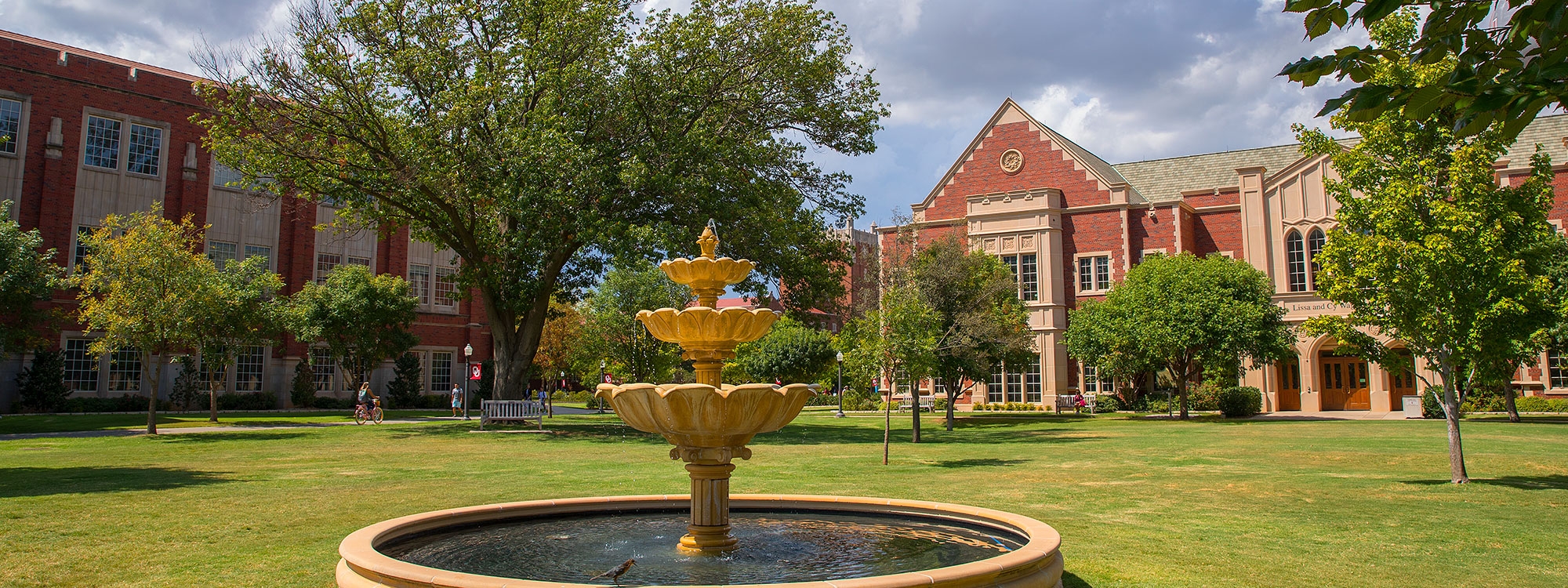 Wagner Hall with fountain in front.